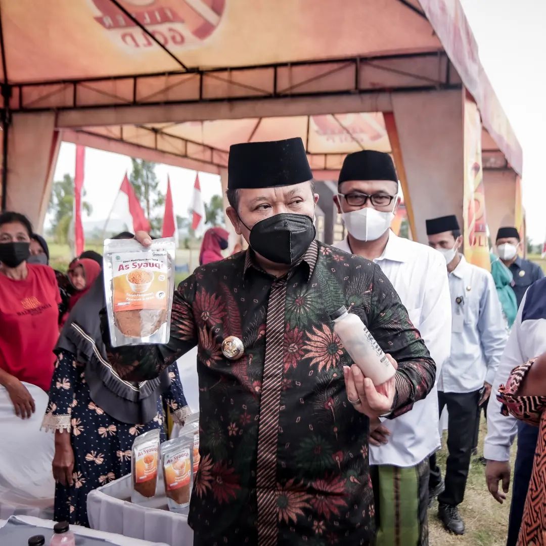 foto: Kunjungan Bupati Jember ke Pasar Ramadhan di Kampung Pancasila, Desa Wonosari, Kecamatan Puger, Kabupaten Jember.