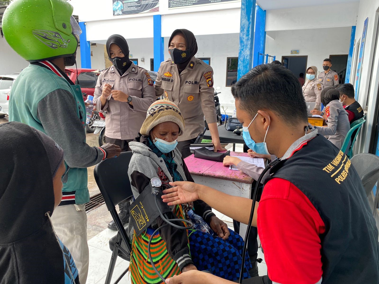 foto: Kegiatan Bhakti Kesehatan yang diselenggarakan Srikandi Polres Gorontalo Kota