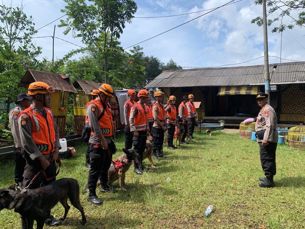 foto: Tim K9 SAR Ditpolsatwa Polri kerahkan 10 anjing pelacak guna mencari korban