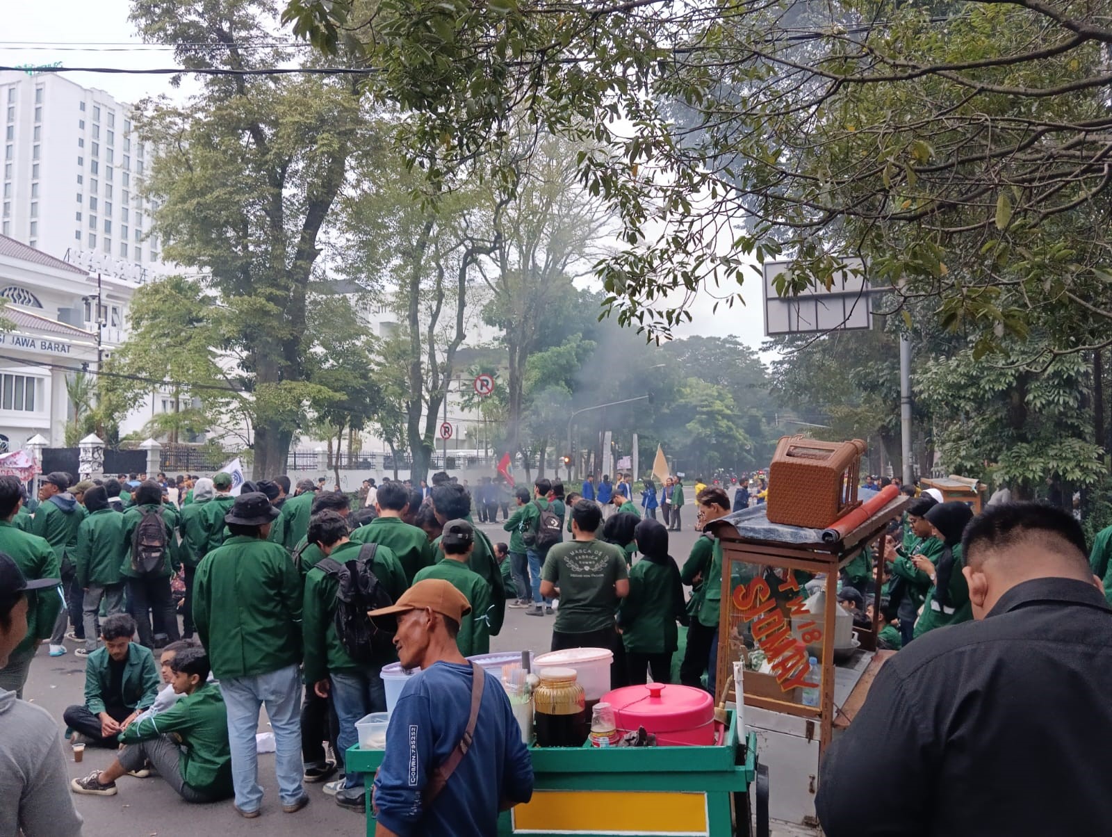 foto: Aksi unjuk rasa Aliansi Mahasiswa Jabar
