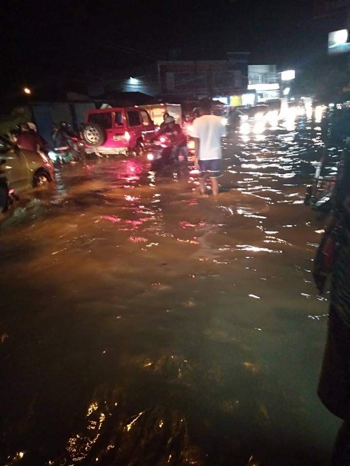 foto: hujan deras mengakibatkan banjir di Kecamatan Dayeuhkolot