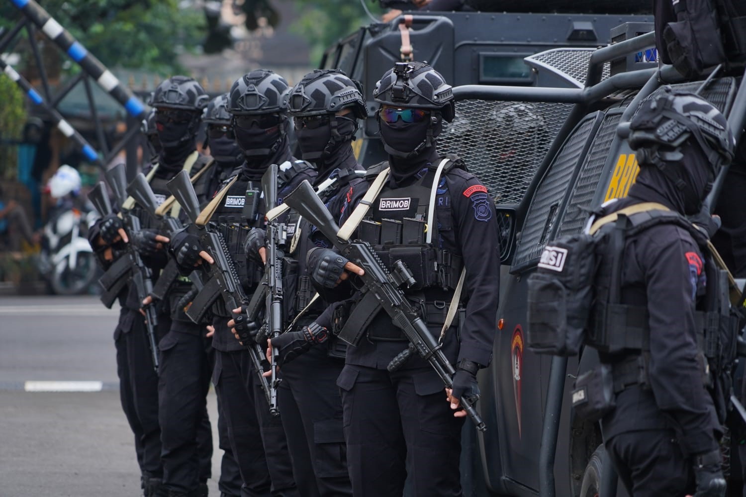 foto: Sat Brimob saat melakukan Patroli