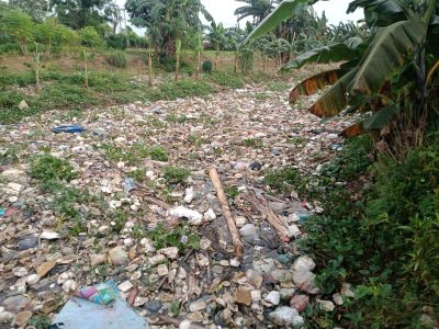 foto: Tumpukan sampah di Kali Srengseng Hilir
