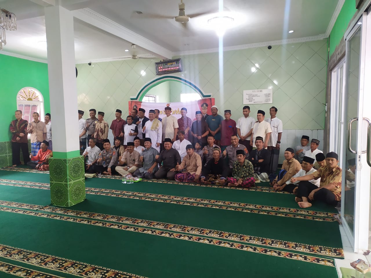 foto: Kegiatan Jum'at Curhat yang digelar oleh Kapolsek Katapang 