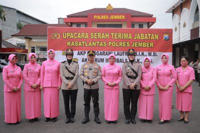 foto: Foto bersama dalam kegiatan Sertijab Kasat Lantas Polres Jember