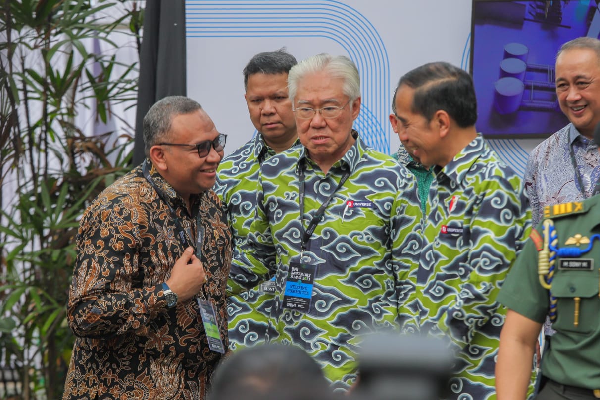 foto: Wamenaker RI bersama Joko widodo