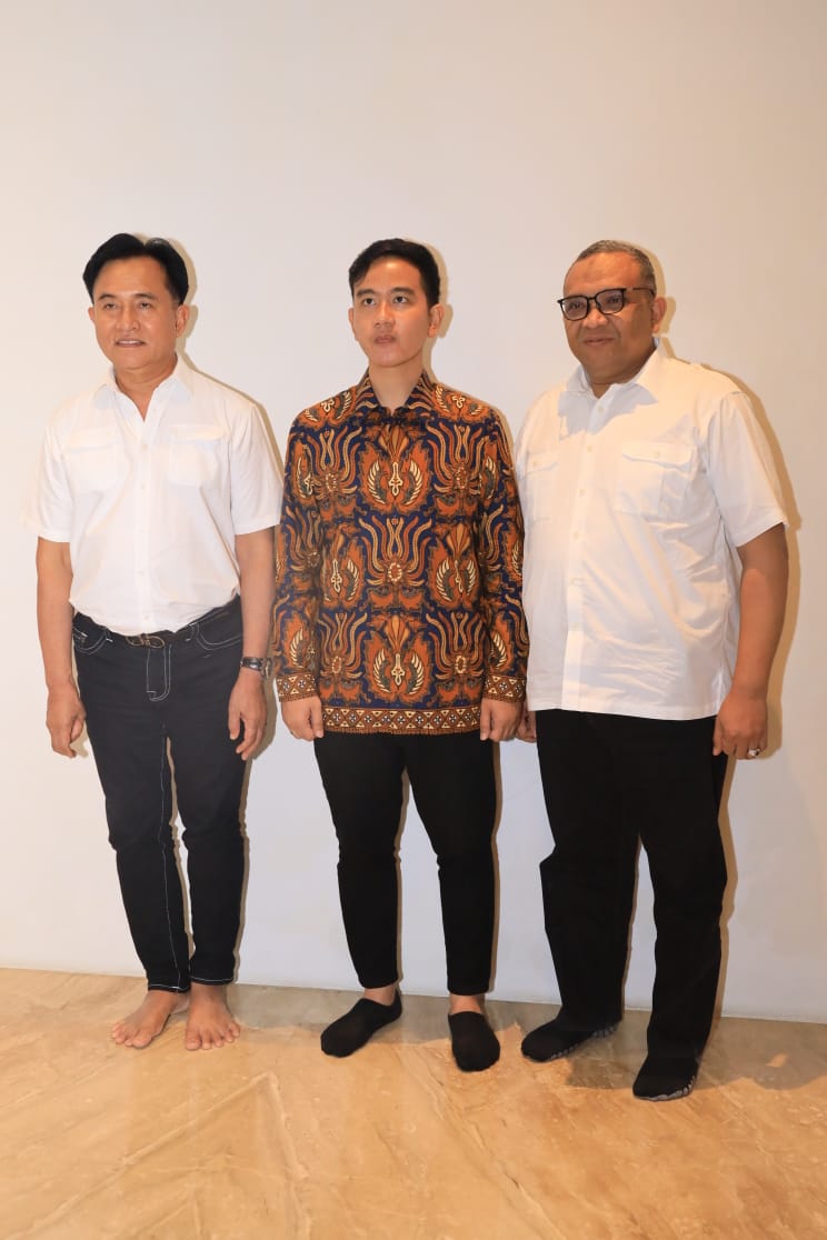 foto: Yusril (Kiri), Gibran (Tengah), Afriansyah Noor (Kanan)