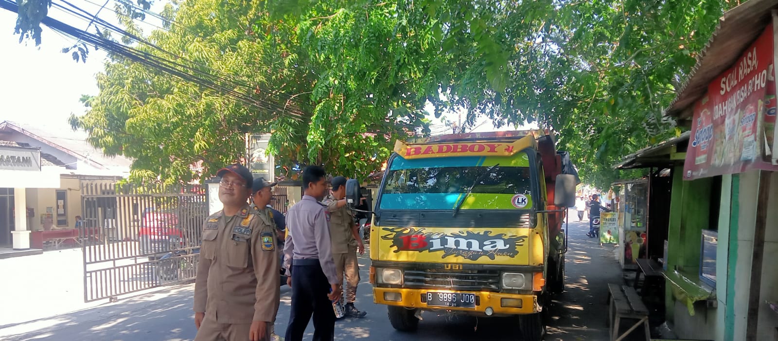 foto: Pihak Kepolisian & Pol PP lakukan peneguran
