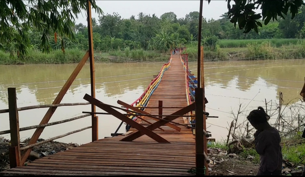 foto: Penampakan Jembatan Apung