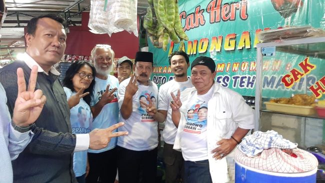 foto: Komunitas Pecel Lele & Soto Lamongan Indonesia dukung Prabowo Gibran 